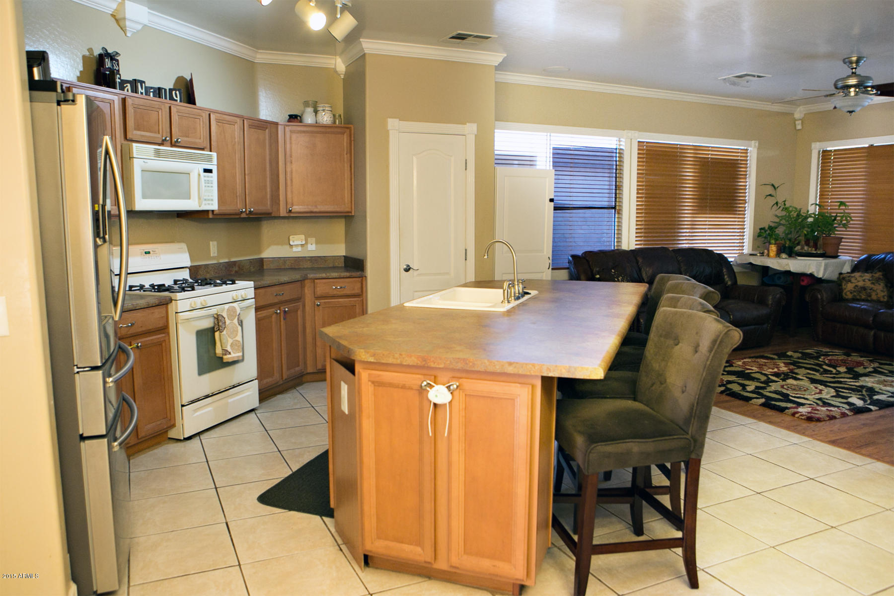 4126 West Vineyard Road Phoenix, AZ 85041 - Photo 11 of 29 6G9B0174