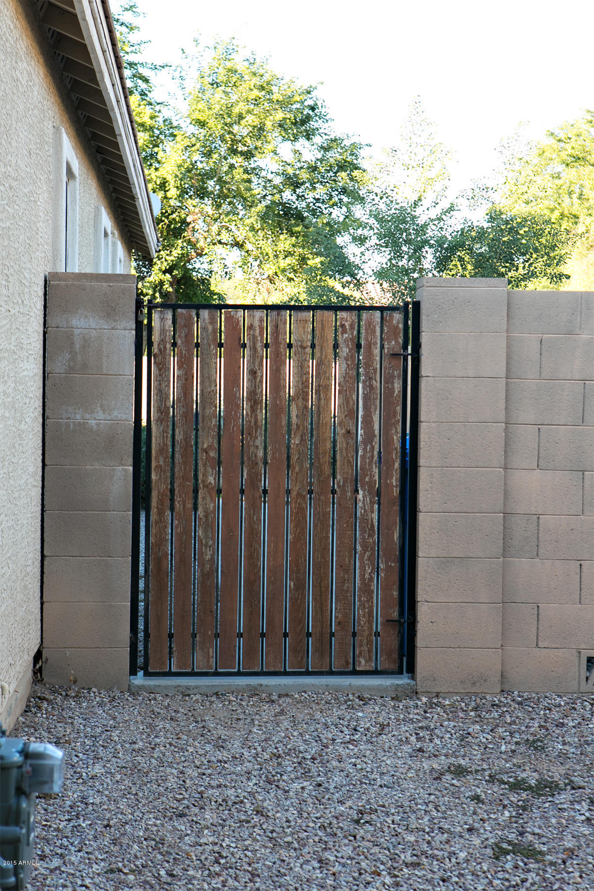 4126 West Vineyard Road Phoenix, AZ 85041 - Photo 3 of 29 6G9B0148