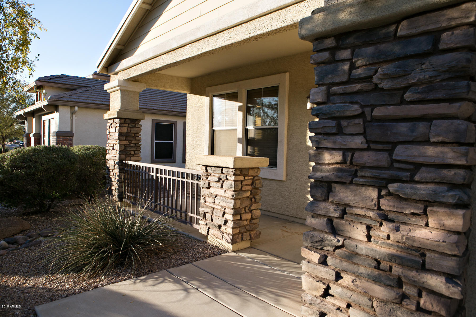 4126 West Vineyard Road Phoenix, AZ 85041 - Photo 4 of 29 6G9B0153