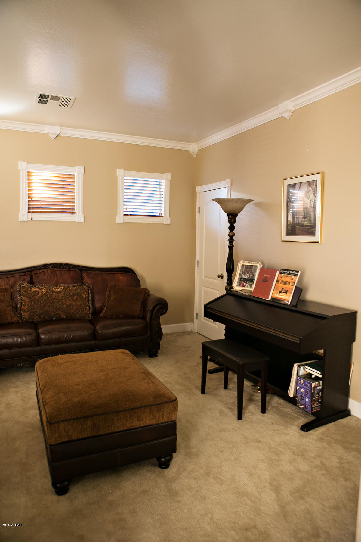 4126 West Vineyard Road Phoenix, AZ 85041 - Photo 5 of 29 6G9B0156