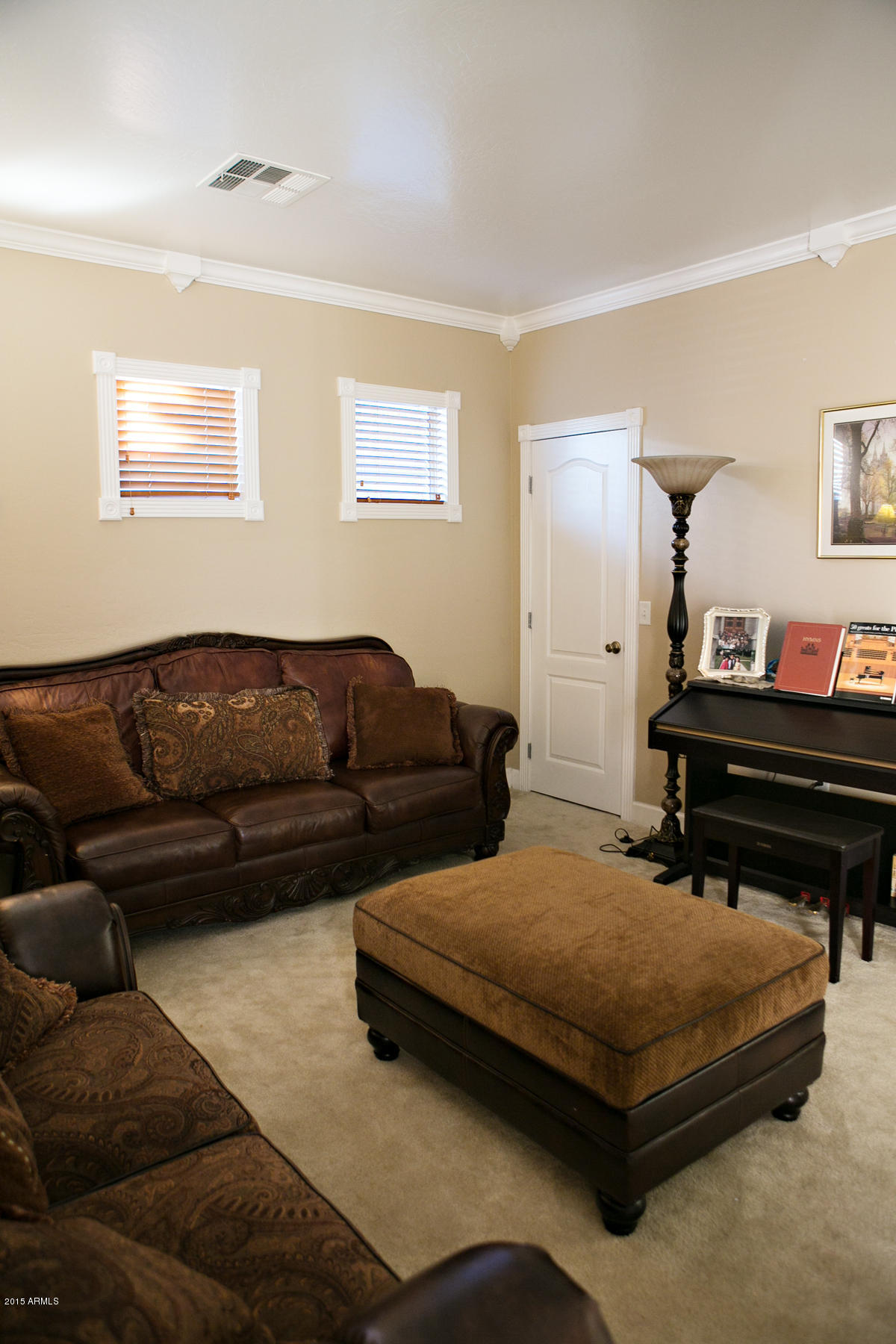 4126 West Vineyard Road Phoenix, AZ 85041 - Photo 7 of 29 6G9B0160