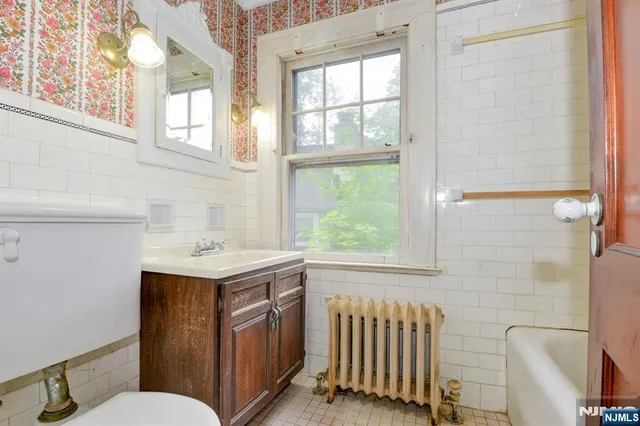 $469,900 | 28 Forest Drive, Bloomfield, NJ 07003