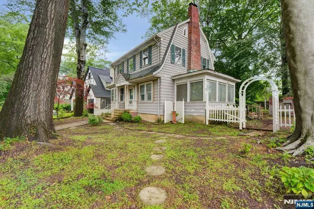 $469,900 | 28 Forest Drive, Bloomfield, NJ 07003