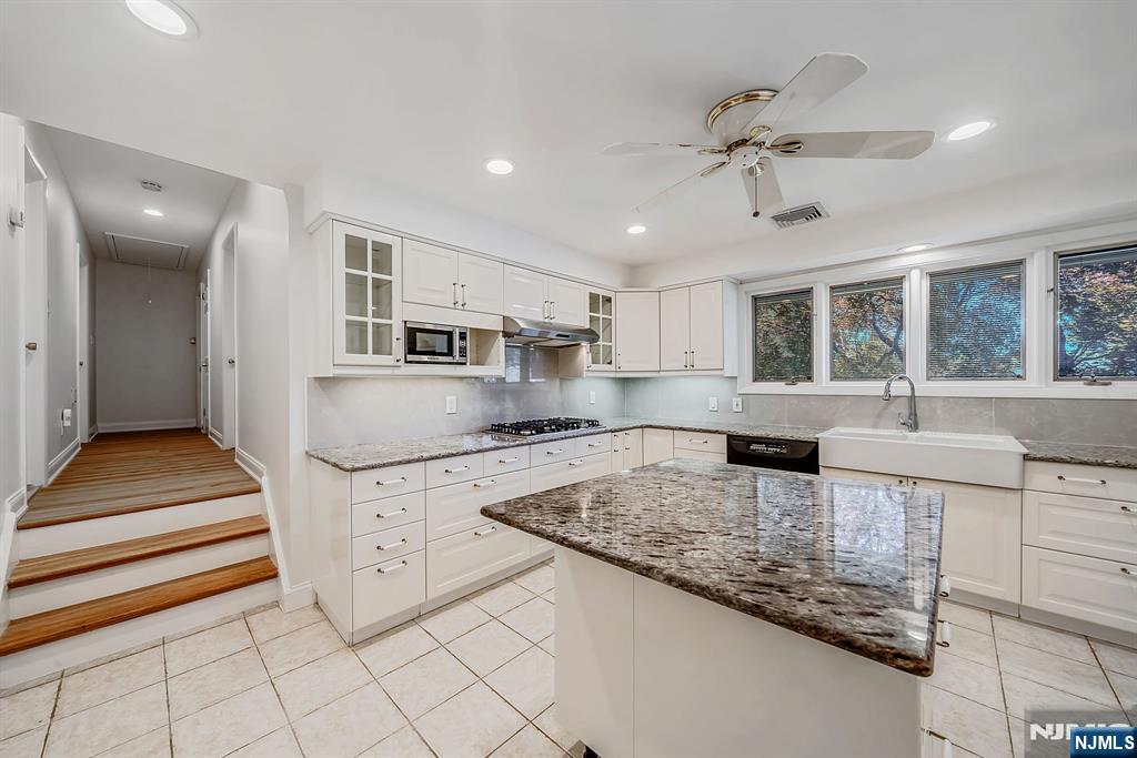 128 Beverly Road Fairfield, NJ 07004 - Photo 27 of 44