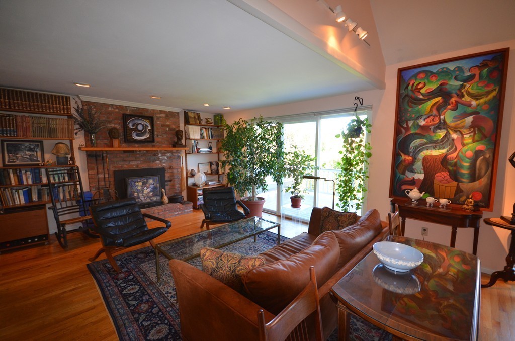 56 Sheerman Lane Amherst, MA 01002 - Photo 6 of 30 Gallery Image 6