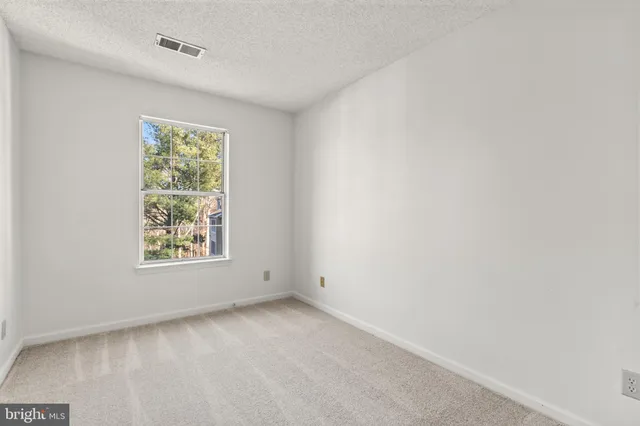 $450,000 | 3903 Golf Tee Court, Unit 301, Fairfax, VA 22033