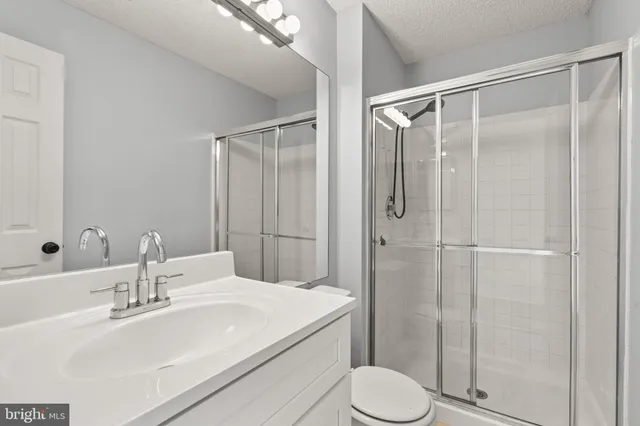 $450,000 | 3903 Golf Tee Court, Unit 301, Fairfax, VA 22033