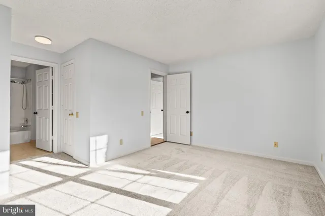 $450,000 | 3903 Golf Tee Court, Unit 301, Fairfax, VA 22033