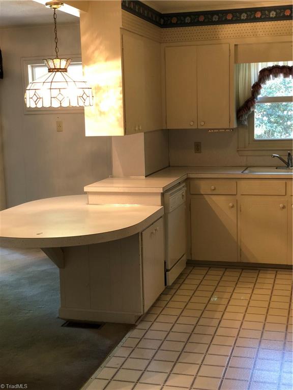 4602 Harvey Road Jamestown, NC 27282 - Photo 7 of 24 Gallery Image 7