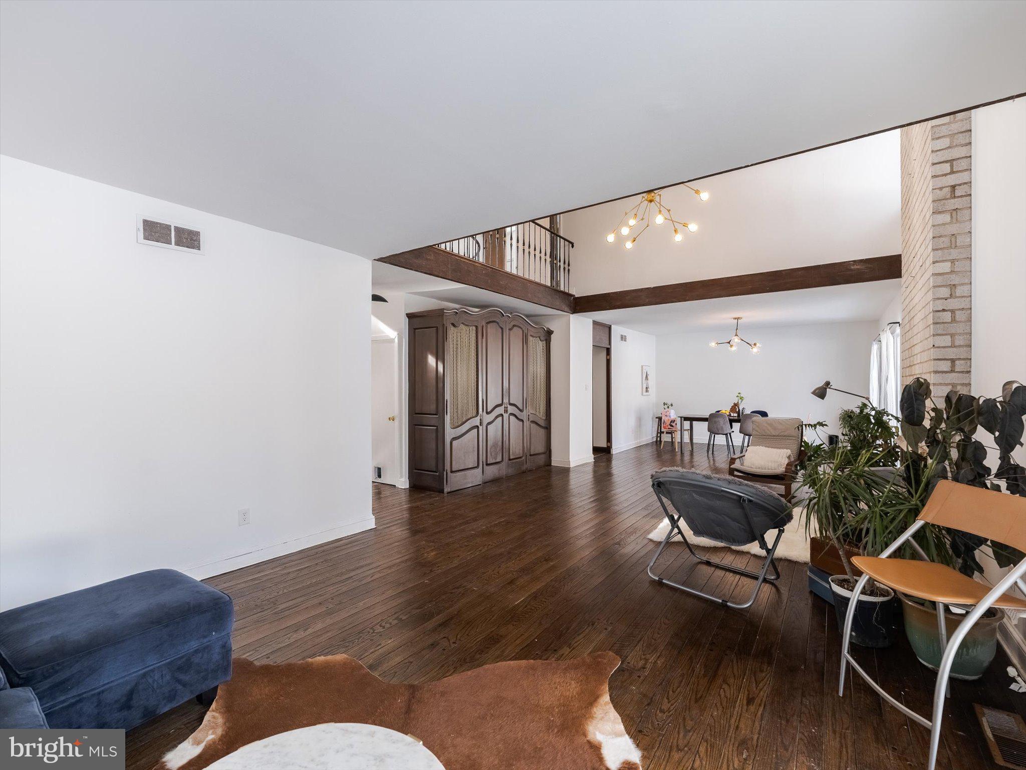 919 Laburnum Lane Wyncote, PA 19095 - Photo 30 of 43 a living room with furniture