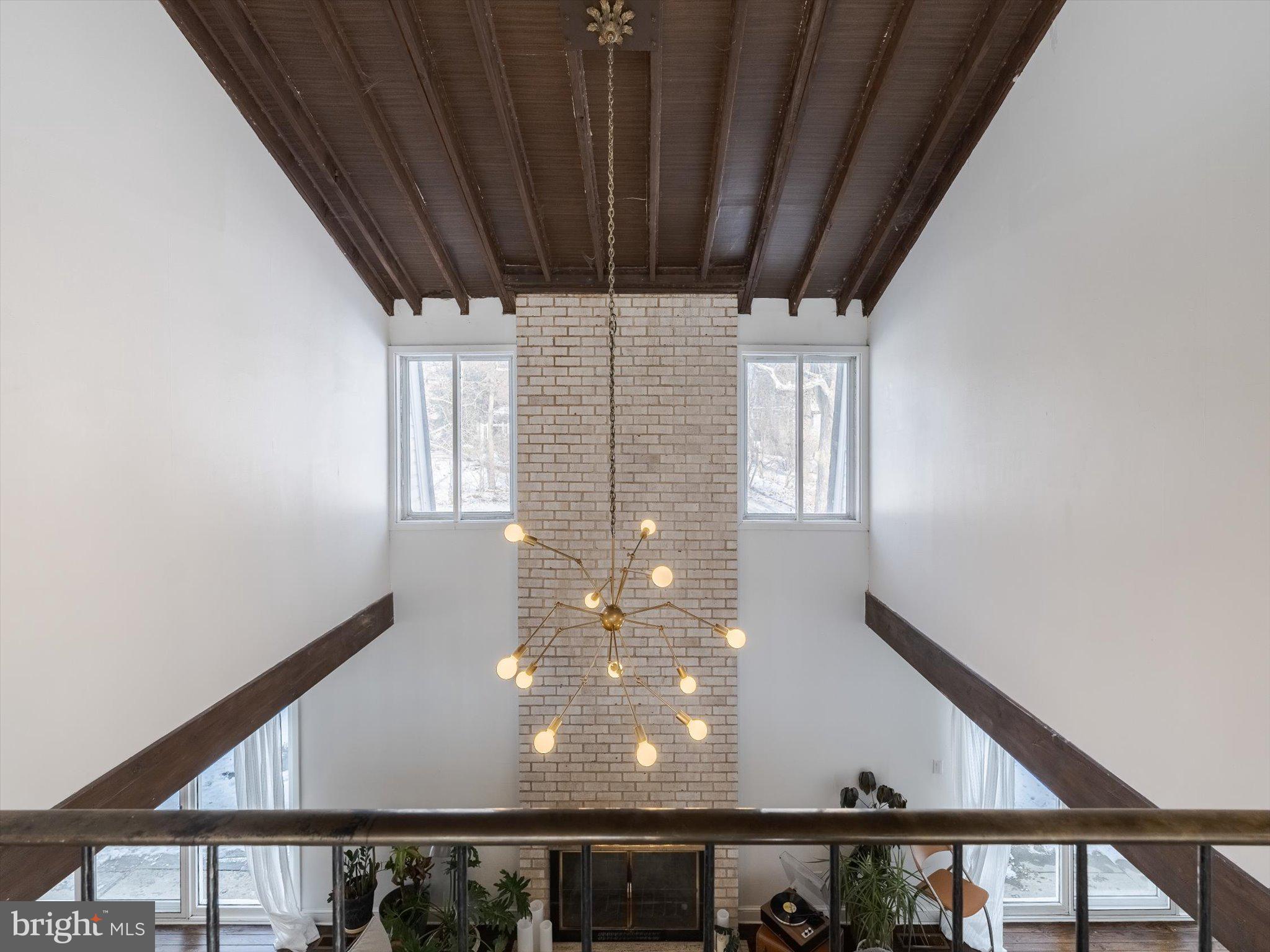 919 Laburnum Lane Wyncote, PA 19095 - Photo 5 of 43 a view of entryway