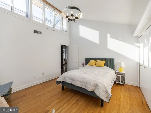 $689,000 | 919 Laburnum Lane, Wyncote, PA 19095