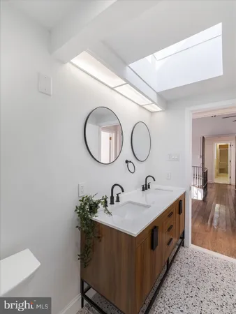 $689,000 | 919 Laburnum Lane, Wyncote, PA 19095