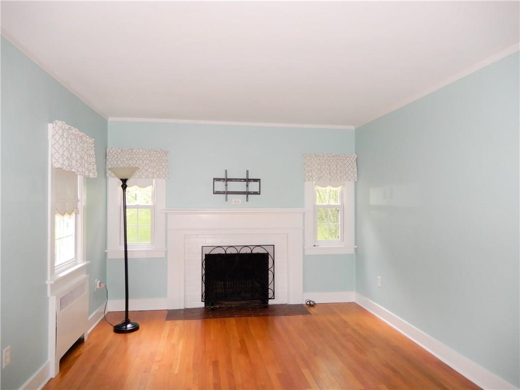 2040 Mohawk Road Pittsburgh, PA 15241 - Photo 3 of 22 Living Room 2040 Mohawk Road