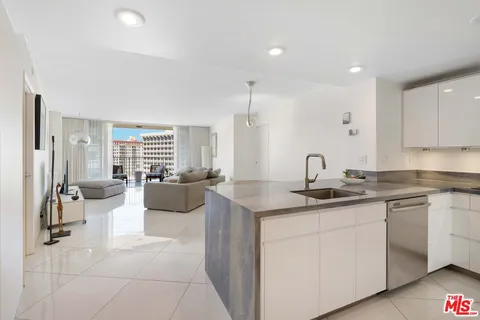 $599,000 | 700 East Ocean Boulevard, Unit 1501, Long Beach, CA 90802