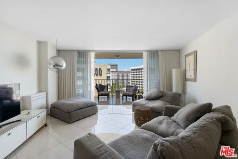 $599,000 | 700 East Ocean Boulevard, Unit 1501, Long Beach, CA 90802