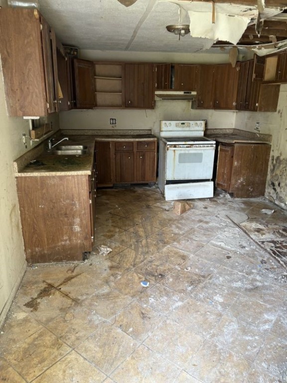 582 Curran Road Manchester, NY 14548 - Photo 3 of 15