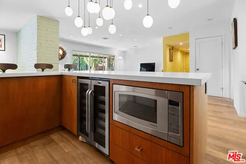 $1,995,000 | 6570 Lakeridge Road, Los Angeles, CA 90068