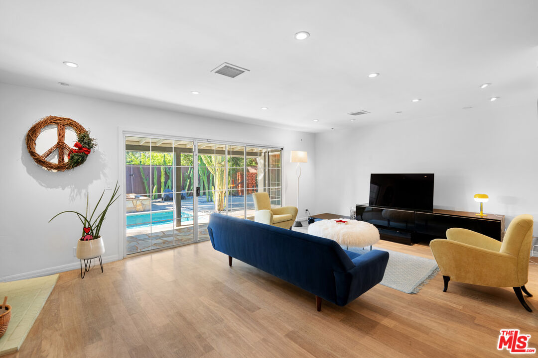 6570 Lakeridge Road Los Angeles, CA 90068 - Photo 25 of 62