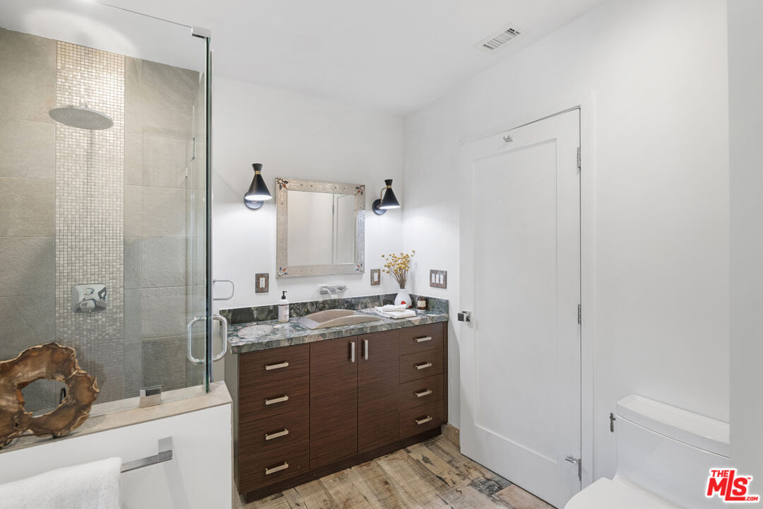 6570 Lakeridge Road Los Angeles, CA 90068 - Photo 33 of 62