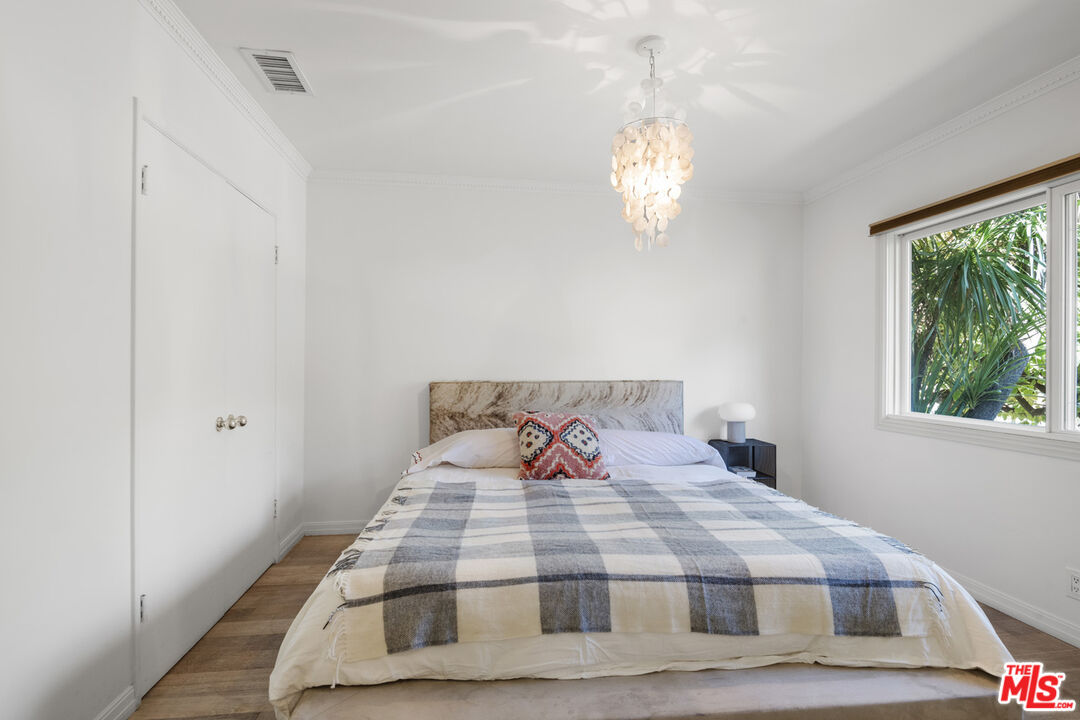 6570 Lakeridge Road Los Angeles, CA 90068 - Photo 34 of 62