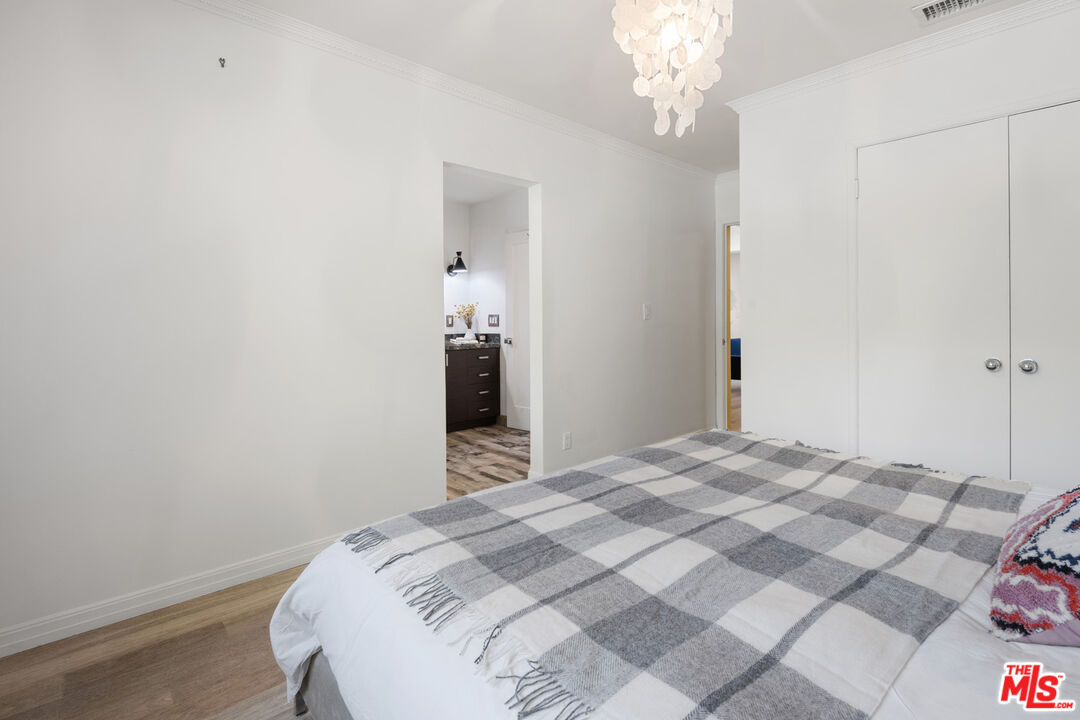 6570 Lakeridge Road Los Angeles, CA 90068 - Photo 37 of 62