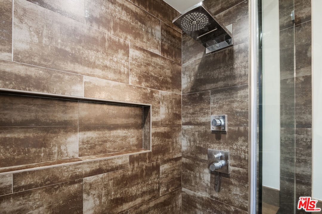 6570 Lakeridge Road Los Angeles, CA 90068 - Photo 48 of 62