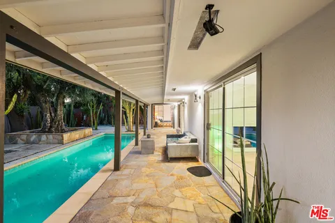 $1,995,000 | 6570 Lakeridge Road, Los Angeles, CA 90068