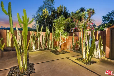 $1,995,000 | 6570 Lakeridge Road, Los Angeles, CA 90068