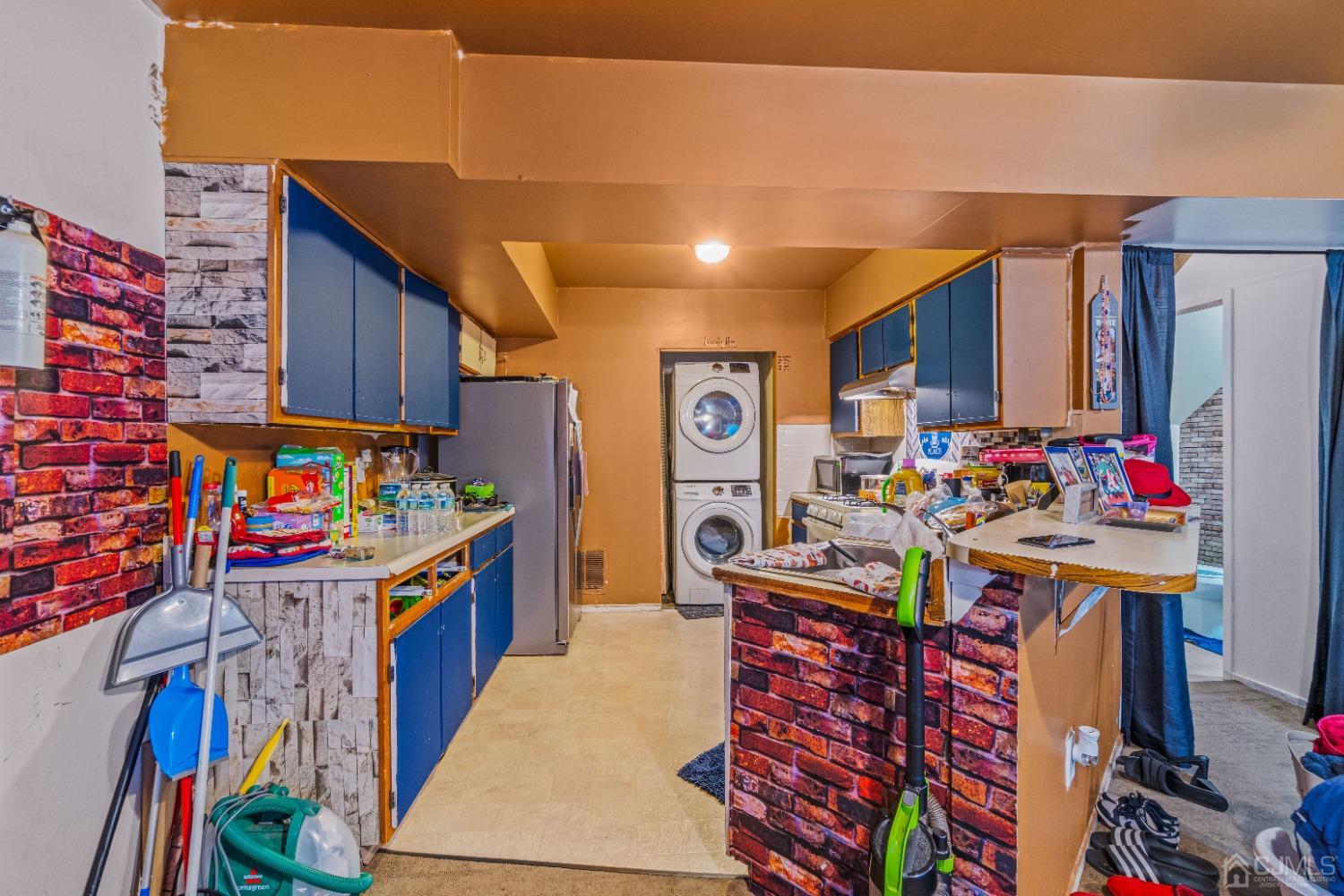159 Remsen Avenue New Brunswick, NJ 08901 - Photo 4 of 15 Gallery Image 4