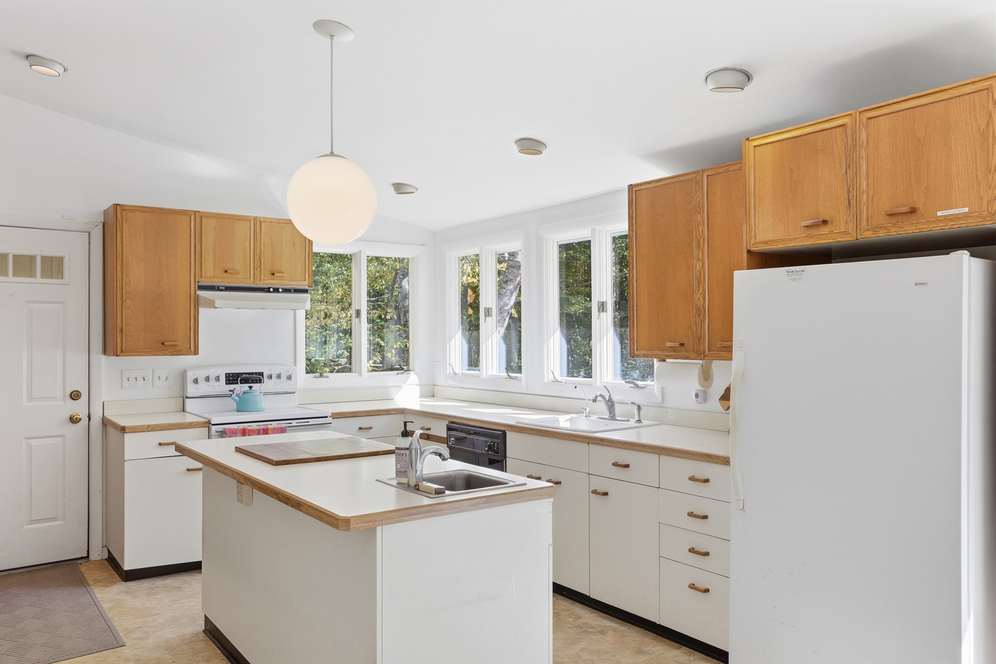148 Rutland Street Carlisle, MA 01741 - Photo 3 of 42 Gallery Image 3