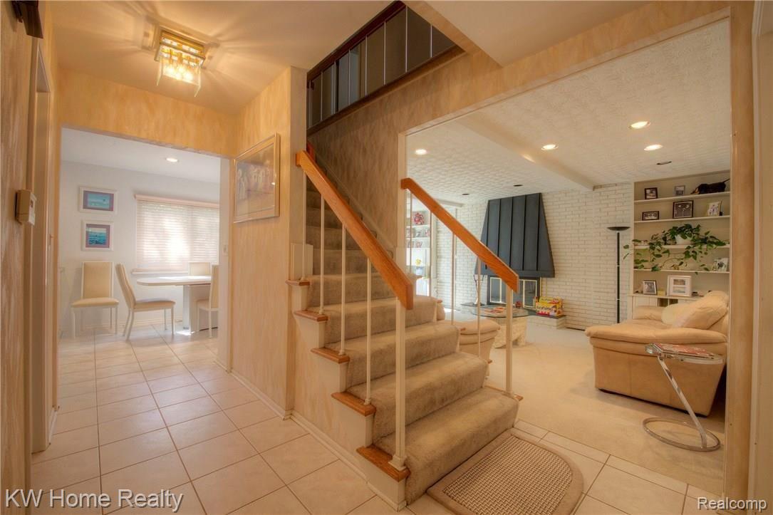 27135 Harvard Road Southfield, MI 48076 - Photo 3 of 29 930A4502_3_4.jpg