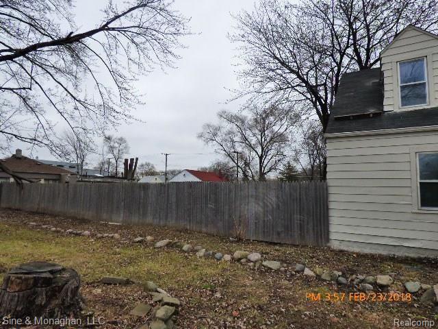 23394 Hoover Road Warren, MI 48089 - Photo 10 of 25