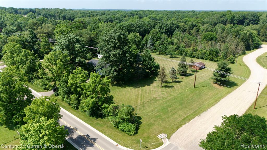 21651 Currie Road Northville, MI 48167 - Photo 39 of 52 Gallery Image 39