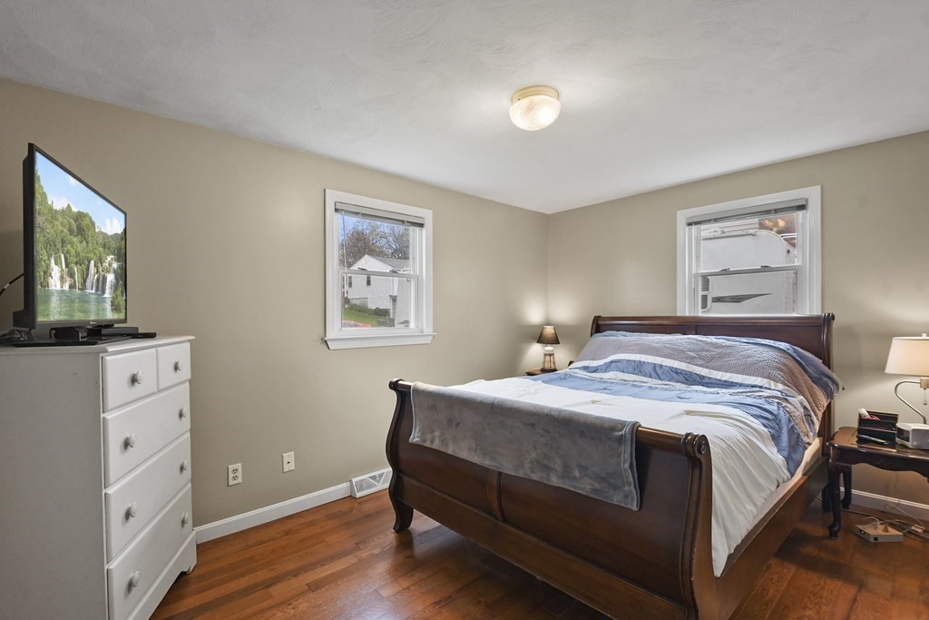 10 Westport Road Worcester, MA 01605 - Photo 13 of 33 Gallery Image 13
