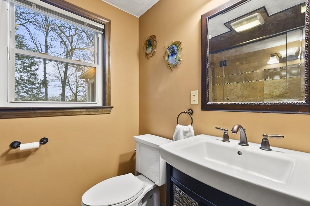 10 Westport Road Worcester, MA 01605 - Photo 16 of 33 Gallery Image 16