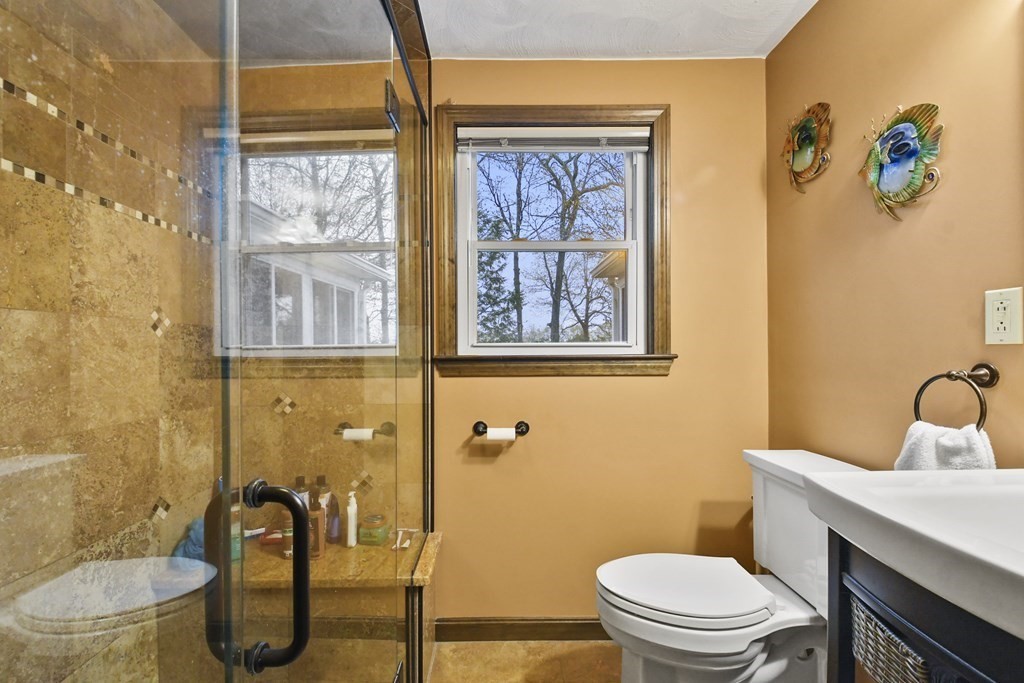 10 Westport Road Worcester, MA 01605 - Photo 17 of 33 Gallery Image 17