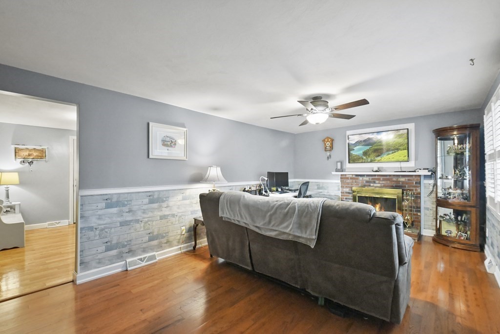 10 Westport Road Worcester, MA 01605 - Photo 3 of 33 Gallery Image 3