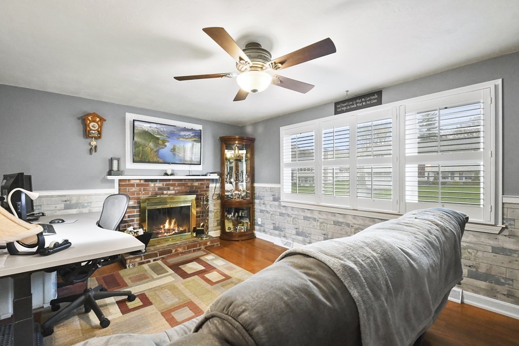 10 Westport Road Worcester, MA 01605 - Photo 4 of 33 Gallery Image 4