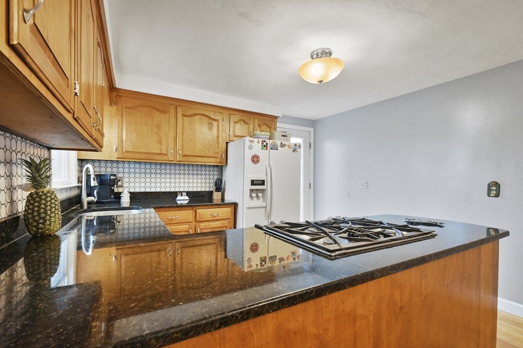 10 Westport Road Worcester, MA 01605 - Photo 9 of 33 Gallery Image 9