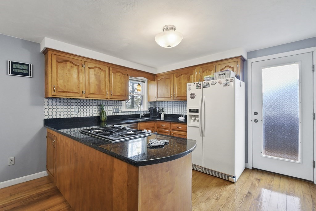 10 Westport Road Worcester, MA 01605 - Photo 10 of 33 Gallery Image 10