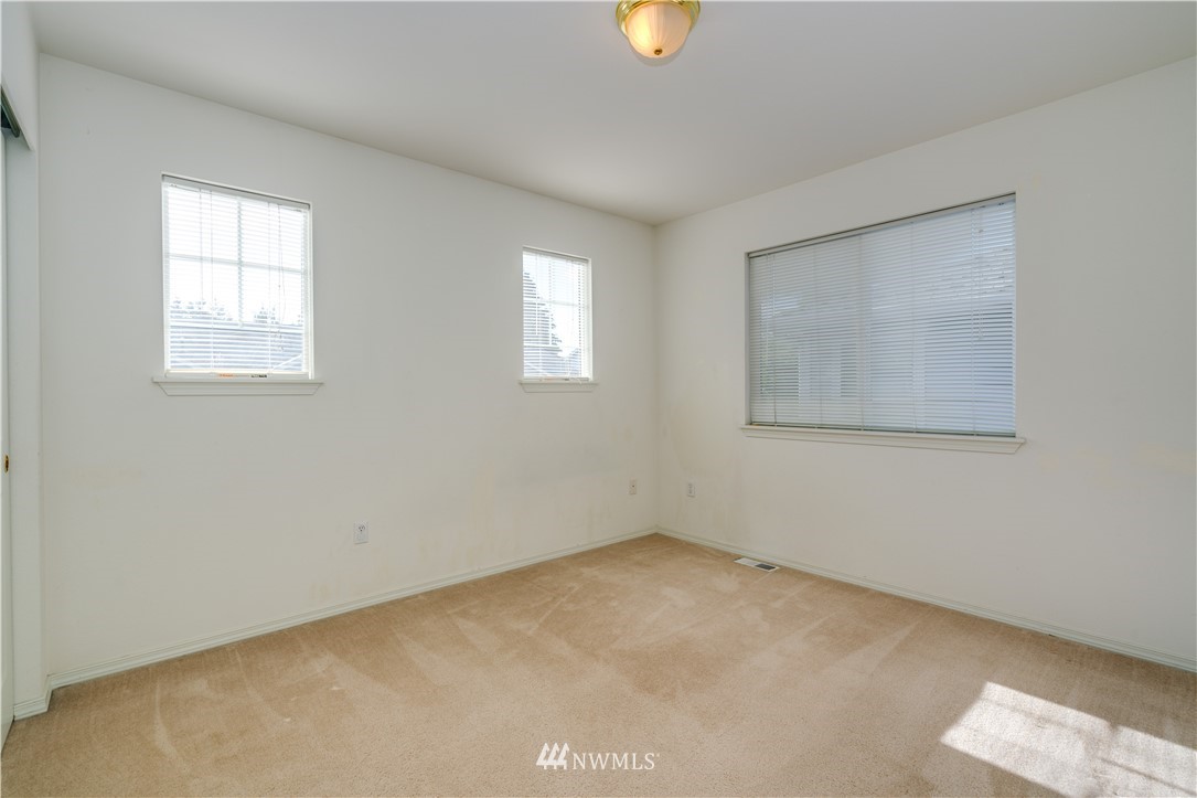 17760 110th Place Southeast Renton, WA 98055 - Photo 11 of 15