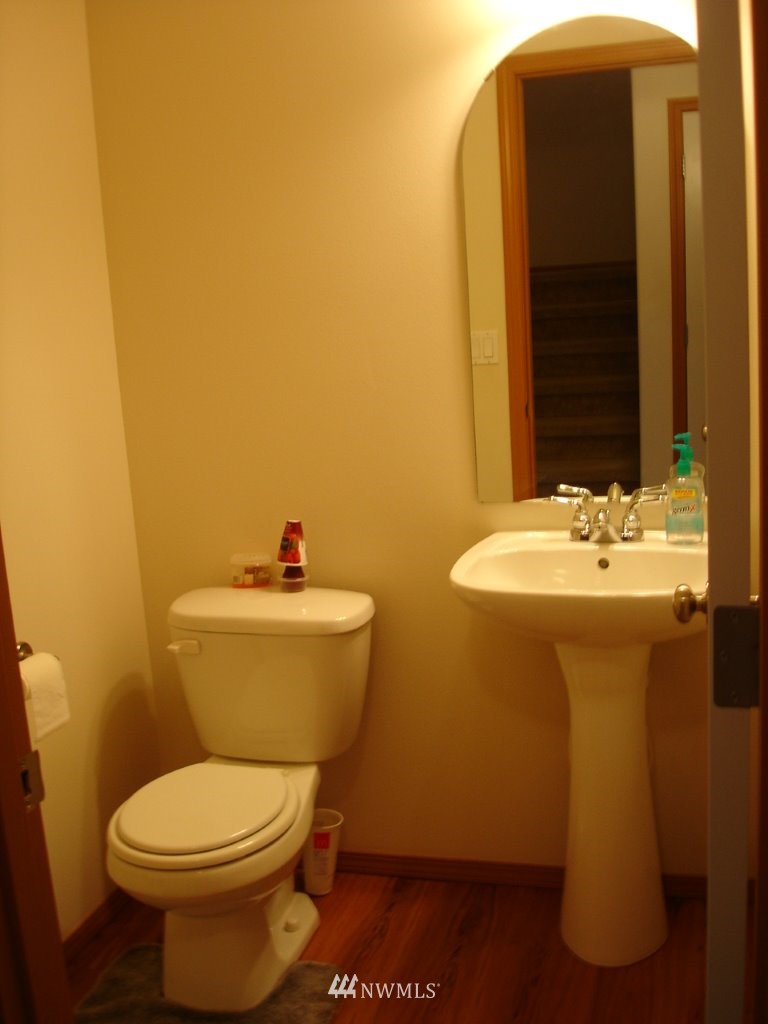 2425 Southwest Navigator Loop Oak Harbor, WA 98277 - Photo 5 of 19 Gallery Image 5