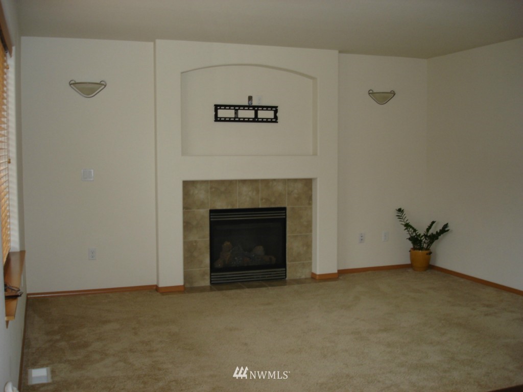 2425 Southwest Navigator Loop Oak Harbor, WA 98277 - Photo 7 of 19 Gallery Image 7