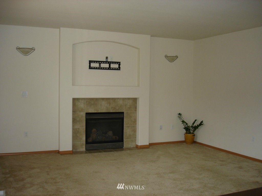 2425 Southwest Navigator Loop Oak Harbor, WA 98277 - Photo 8 of 19 Gallery Image 8