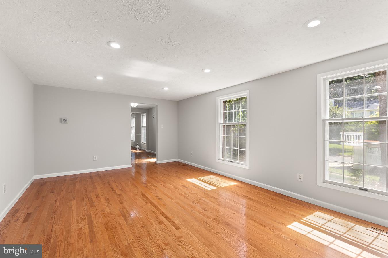 5918 Oak Ridge Court Burke, VA 22015 - Photo 4 of 37