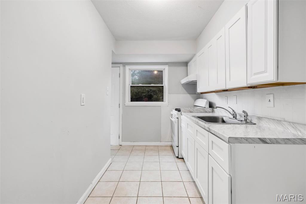 401 Cameron Road St. Louis, MO 63137 - Photo 7 of 14