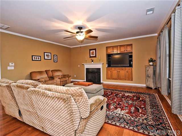 10419 Newbridge Road Charlotte, NC 28278 - Photo 4 of 16 Gallery Image 4