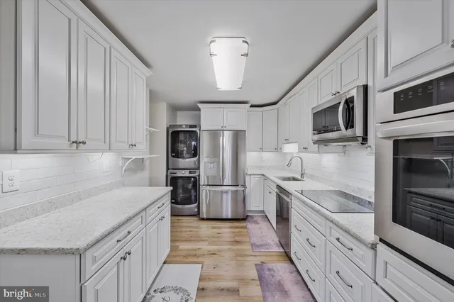 $515,000 | 309 Yoakum Parkway, Unit 807, Alexandria, VA 22304