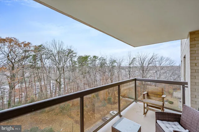 $515,000 | 309 Yoakum Parkway, Unit 807, Alexandria, VA 22304